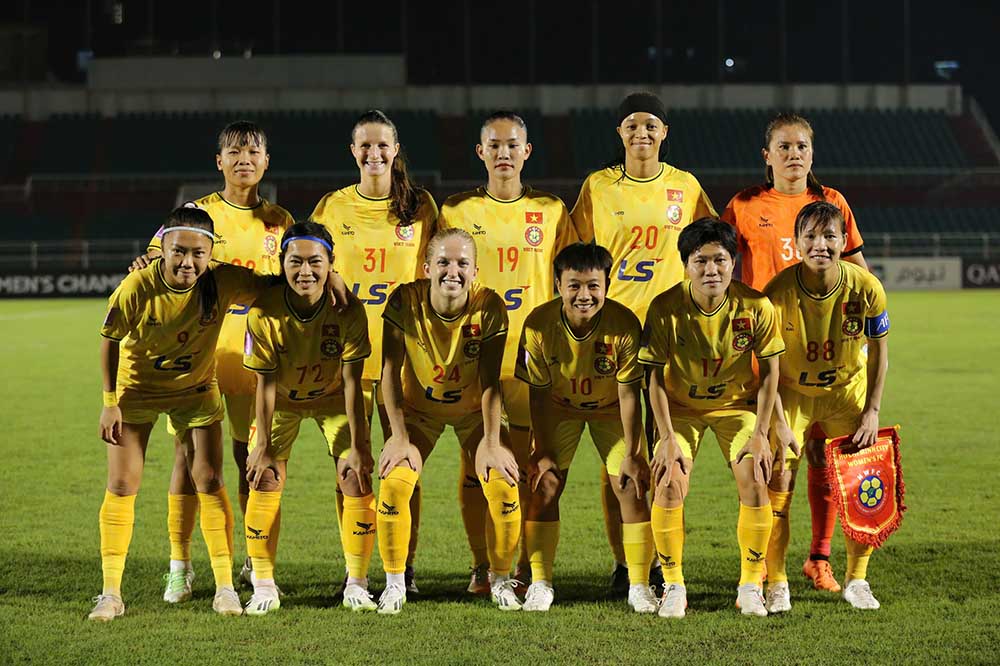 El equipo femenino de la ciudad de Ho Chi Minh se encontro con Wuhan Jiangda en las semi -finales de la Copa Asiatica. Foto: Thanh Vu