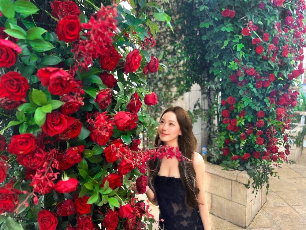 Visitors will immerse themselves in the colorful space of " miniature Europe". Photo: Ha