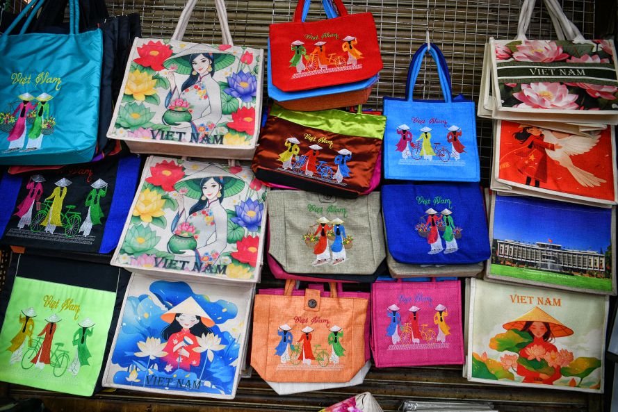 Sac mau Viet Nam. 