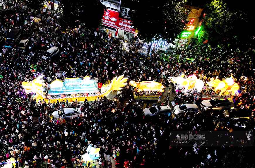Le hoi thanh Tuyen thu hut hang chuc nghin du khach. Anh: Viet Bac