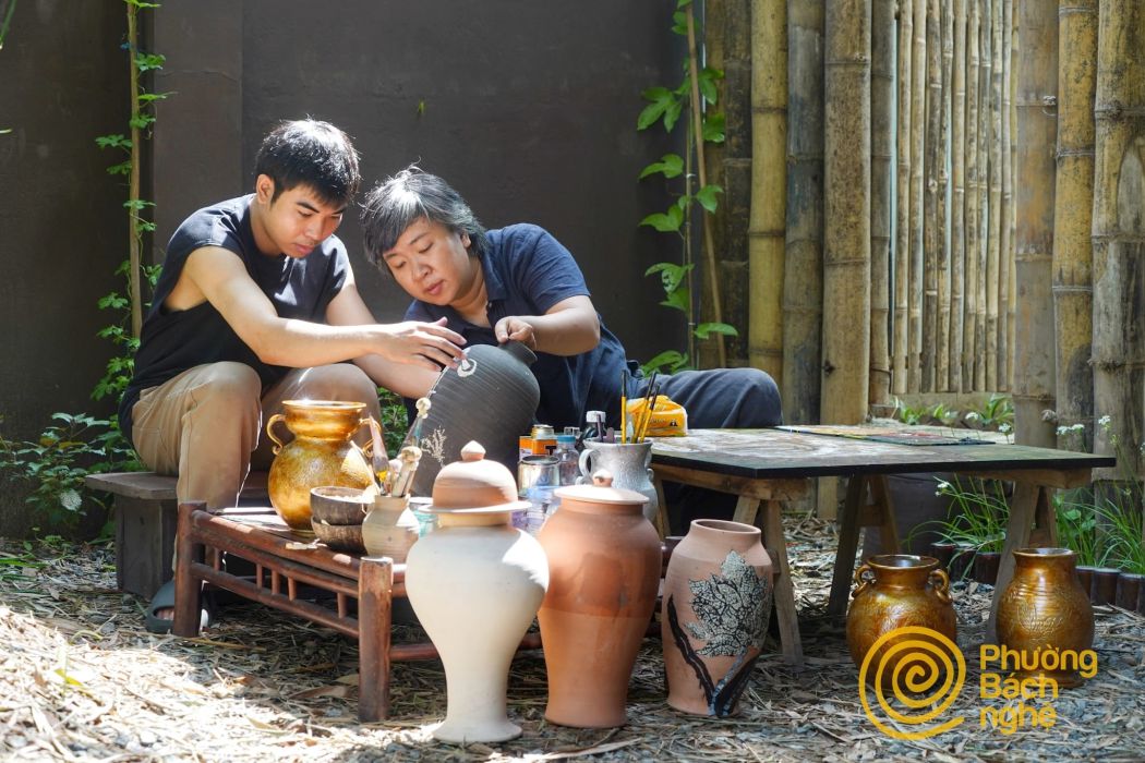 Xuong sang tac son mai o “Phuong Bach Nghe“. Anh: Nhan vat cung cap