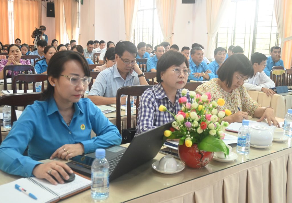 Các đại biểu tham dự hội nghị. Ảnh: Thành Nhân