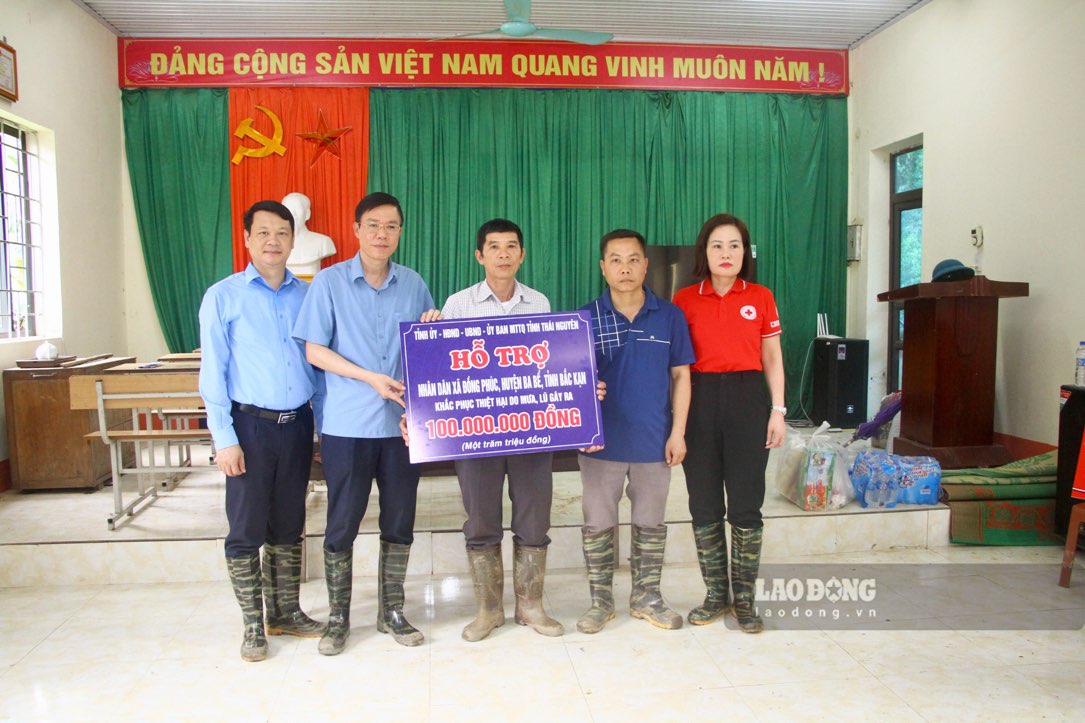 Đoàn công tác tỉnh Thái Nguyên hỗ trợ, sẻ chia cùng