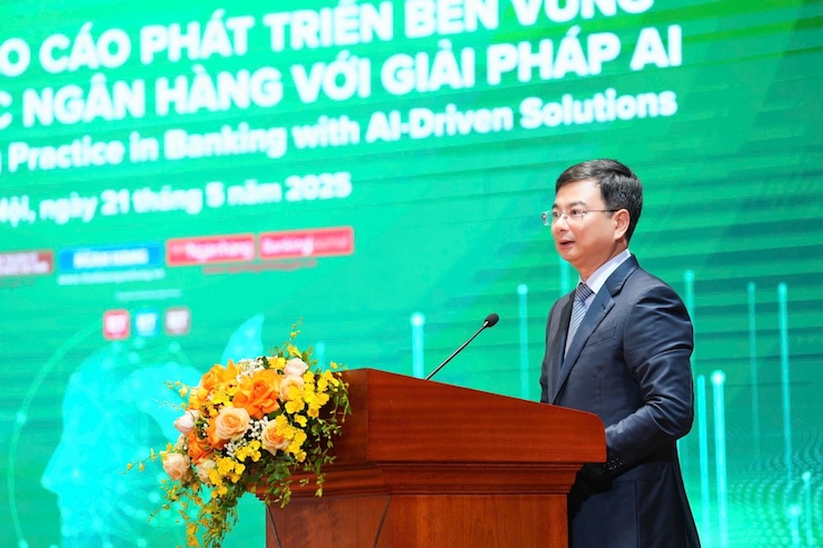 Deputy Governor of the State Bank of Vietnam Pham Thanh Ha delivered the opening speech. Photo: Hoang Giap