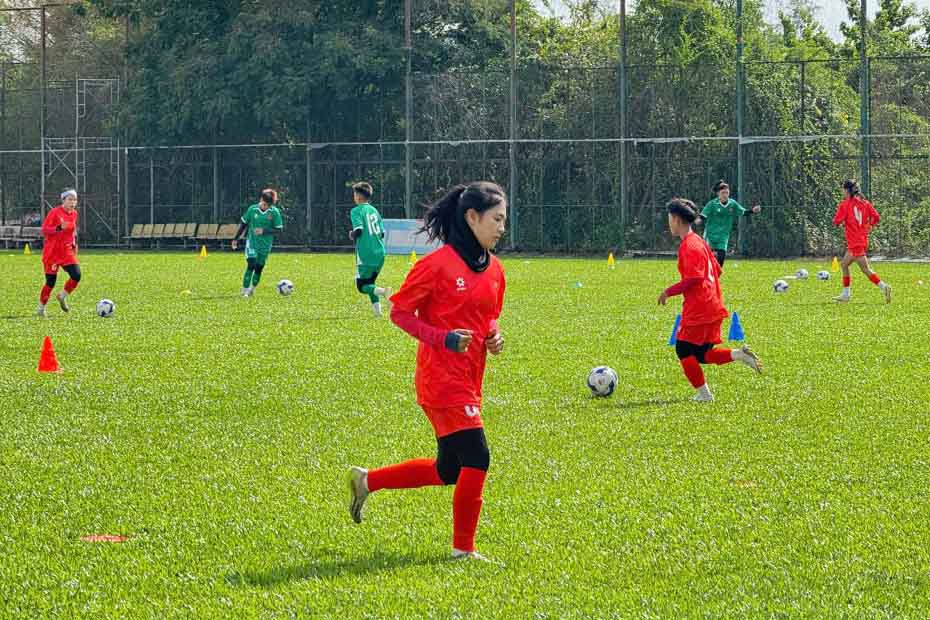 U19 nu Viet Nam dang tap huan tai Trung tam The thao Thanh Long. Anh: VFF