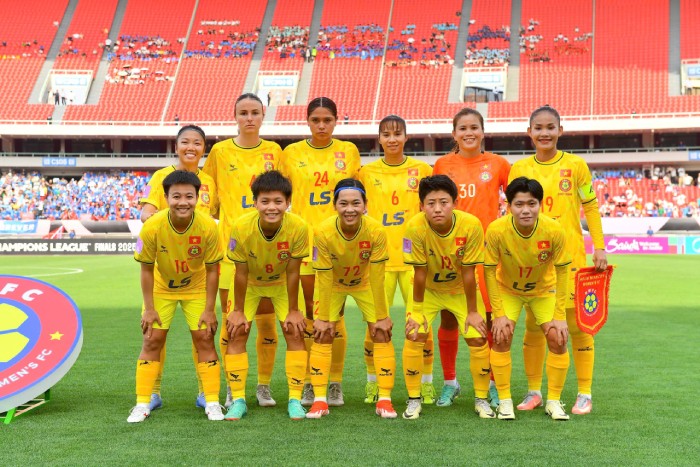 Doi hinh ra san cua TPHCM. Anh: TPHCM FC