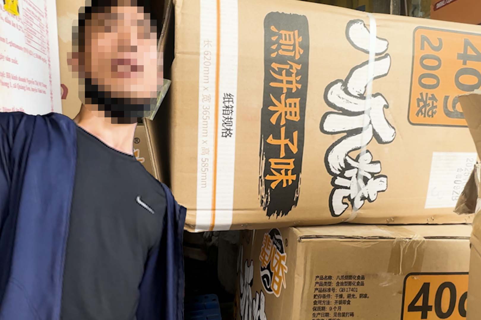 Hàng giả, hàng lậu công khai bán số lượng lớn tại La Phù bất chấp kiểm tra