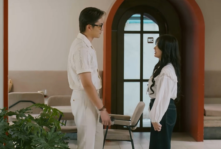 The couple Dinh Tu and Ngoc Huyen live with my father, who stayed behind. Photo: Provided by VTV.