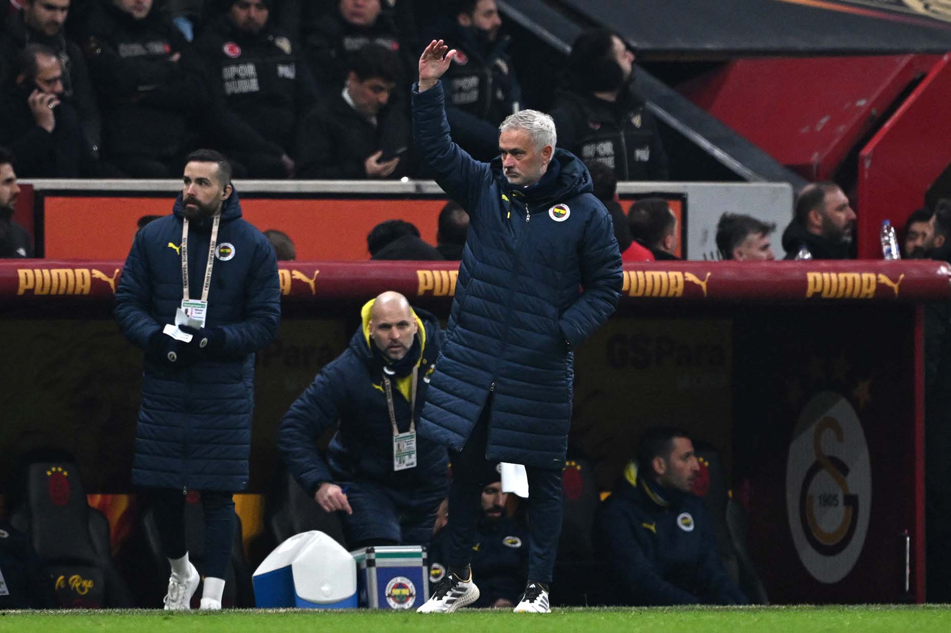 Mourinho hoan toan du kha nang hoi sinh su nghiep cua Grealish. Anh: AFP