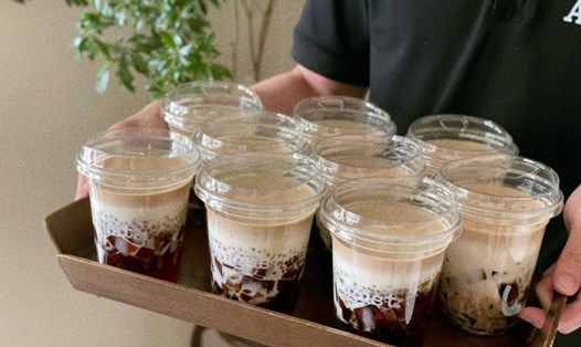 Pudding caramel muối là món tráng miệng thơm ngon, mới lạ có thể thưởng thức trong dịp hè. Ảnh: Quỳnh Ngọc