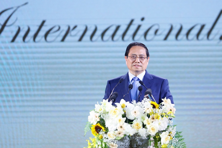 Prime Minister Pham Minh Chinh emphasized that the Urban Complex, Eco-tourism and Khoi Chau Golf Course Project is of great significance in promoting Vietnam - US relations. Photo: VGP/Nhat Bac