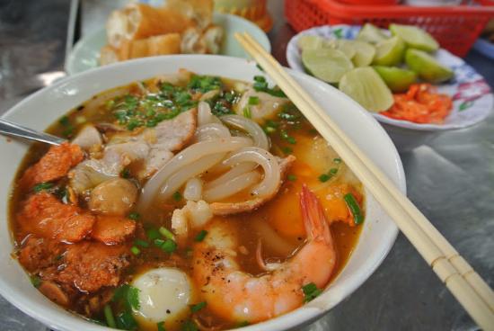 Banh canh tai quan cua ba Nguyen Thi Thanh o TPHCM. Anh: Tripadvisor