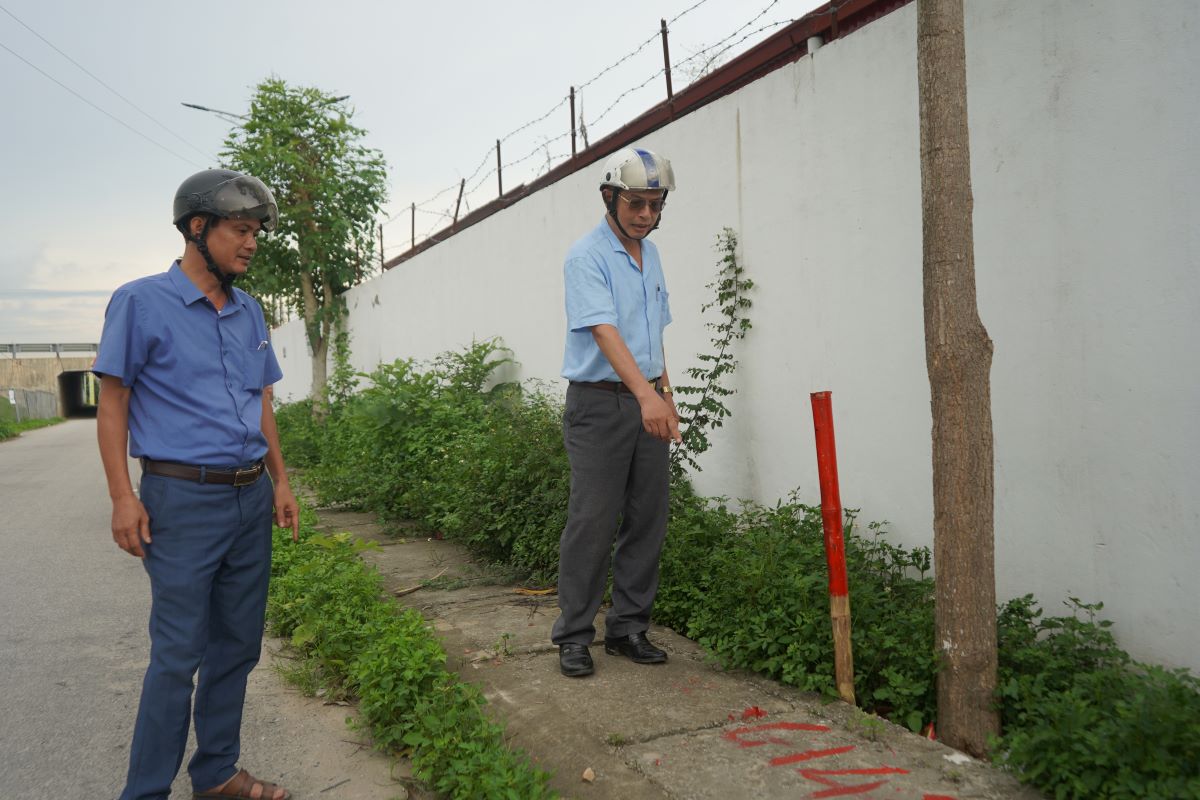 La comuna de Thuan Thien completo 10 pilas de limites para implementar el Proyecto de Ferrocarril Lao Cai - Hanoi - Hai Phong. Foto: Bang Tam