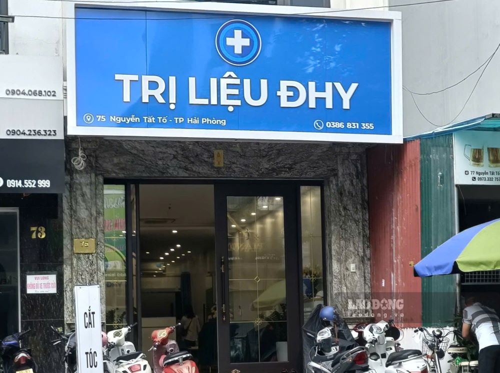El Departamento de Salud de HAI Phong sanciono la instalacion para el examen medico y el tratamiento sin licencia. Foto: Hoang Khoi