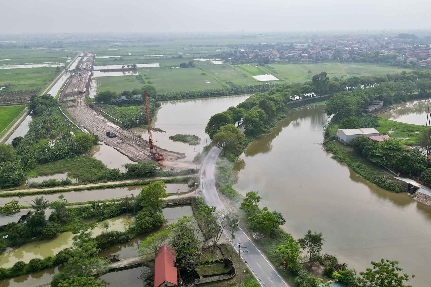 Hanoi aprueba una nueva ruta de 2.2 km de largo en el distrito de Phu Xuyen. Foto: Huu Chanh