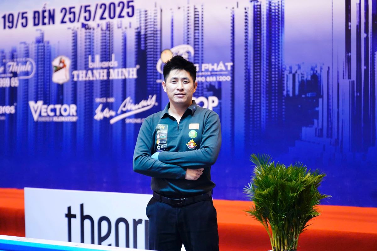 Nguyen Dinh Quoc es una de las 5 manos de Vietnam en aprobar la tercera ronda de calificacion de la Copa Mundial de la Copa Mundial de Billiards CAROM 3 2025. Foto: Le Phong