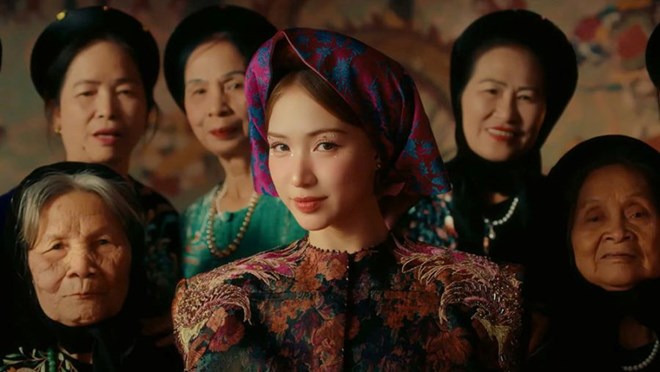 La imagen de Hoa Minzy en el MV "North Bling". Foto: El equipo proporciona