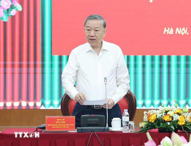 Sáng nay (22.5), tại Hà Nội, Tổng Bí thư Tô Lâm tới dự và chủ trì buổi làm việc với Ủy ban Kiểm tra Trung ương. Ảnh: TTXVN