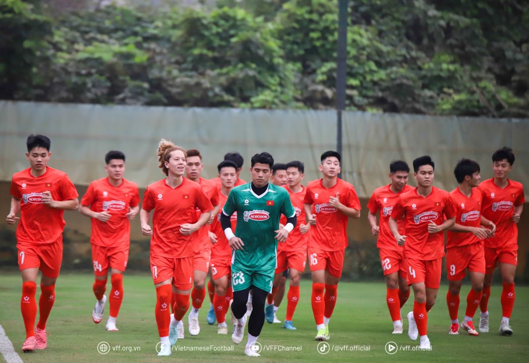 El equipo U22 de Vietnam continua reuniendose. Foto: VFF