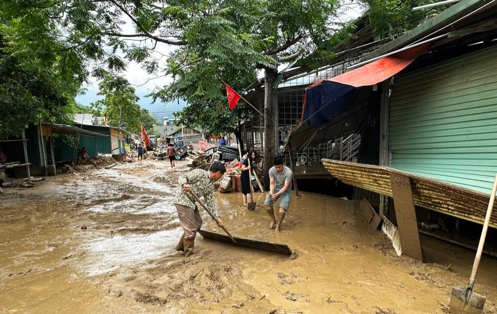 Focus on overcoming the consequences of floods in Bac Kan. Photo: Dinh Van