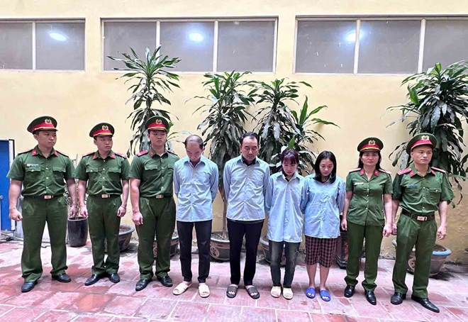Khởi tố bí thư cùng 3 cán bộ phường ở Hà Nội về tội Nhận hối lộ