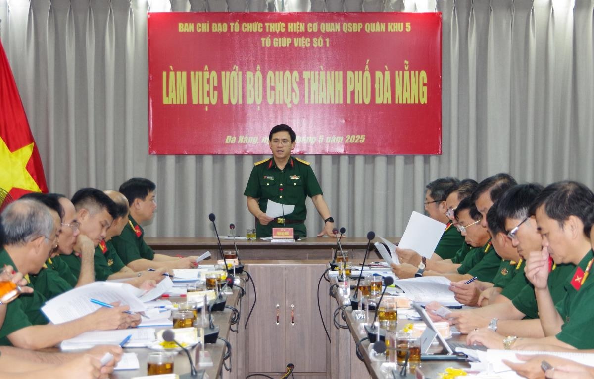 Focus on implementing well the policy of merging the Da Nang and Quang Nam Military Commands. Photo: Hai Quynh