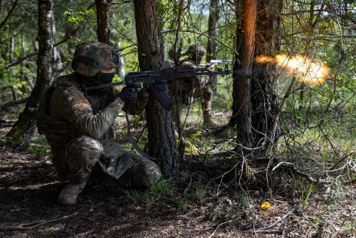 Ukrainian soldiers in a French training program in a secret area in Poland. Photo: AFP