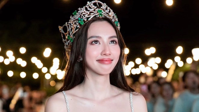 Hoa hậu Thùy Tiên từng tiết lộ bố mẹ ly hôn từ khi cô 4 tuổi và nỗi lo fan quay lưng
