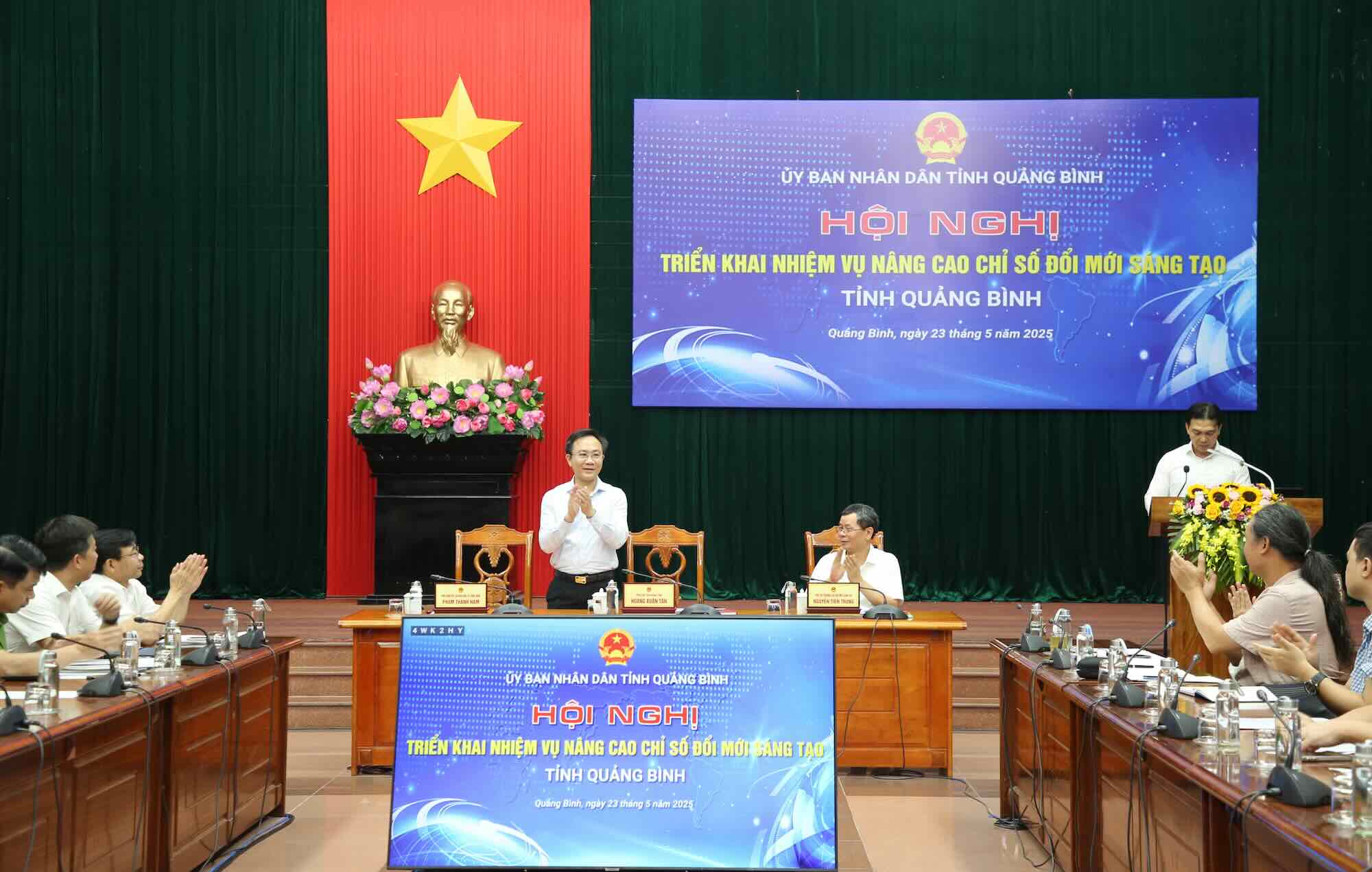 The conference to deploy tasks to improve the Quang Binh Innovation Index took place on the morning of May 23. Photo: Cong Sang