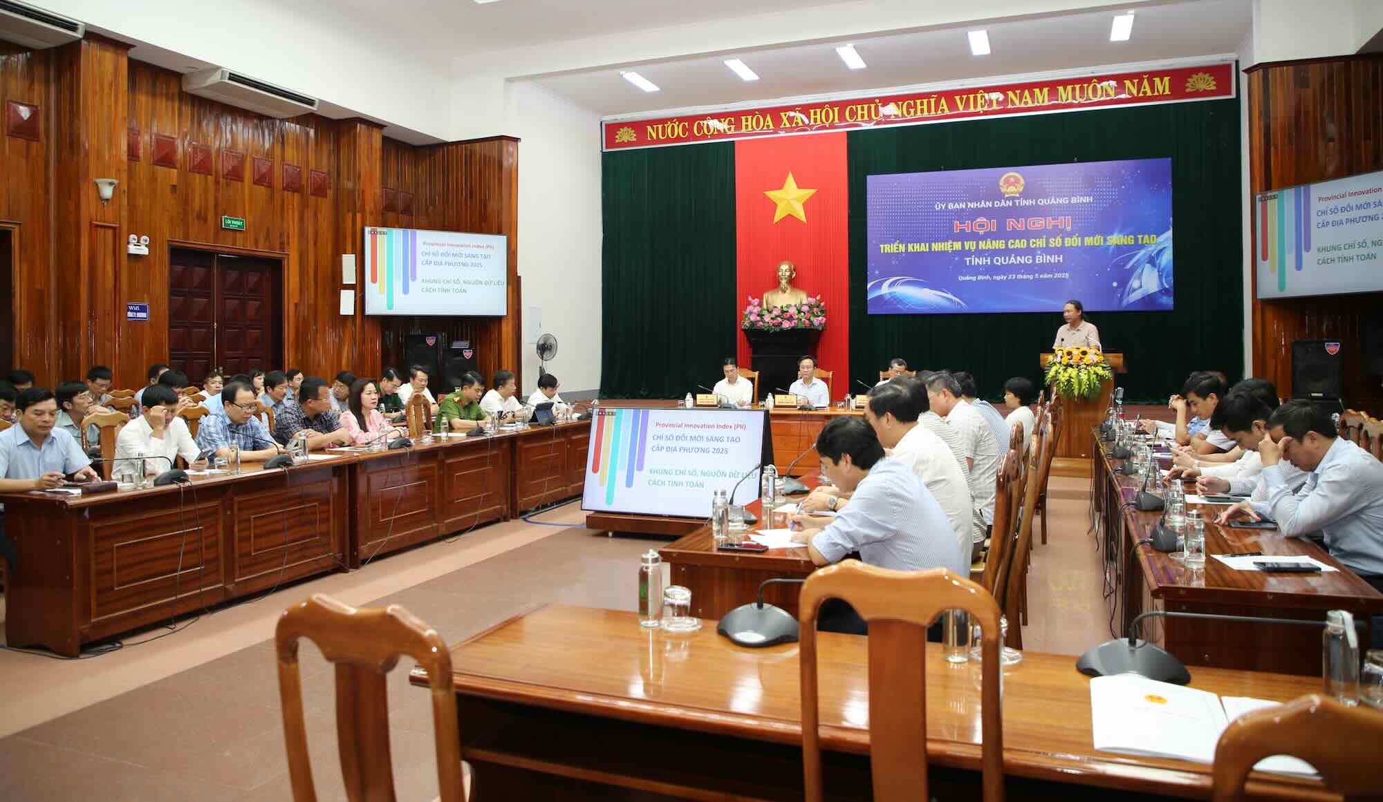 Quang canh hoi nghi. Anh: Cong Sang