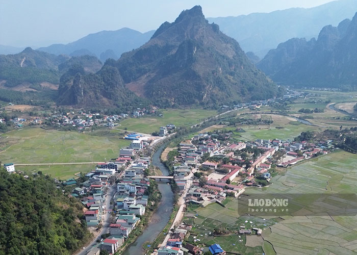 Una esquina de la comuna de Bung Lao (distrito de Muong Ang, Dien Bien) desde arriba. Foto: Quang dat