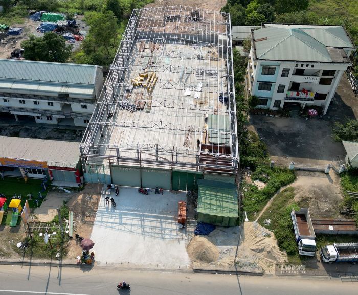 When establishing and adjusting investment projects for construction works, it is necessary to ensure a distance from fire prevention and fighting. Photo: Ngoc Vien