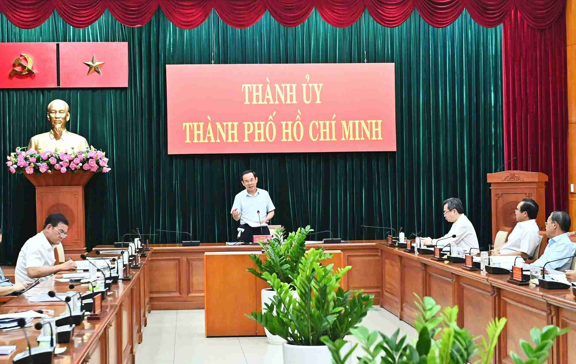 Bí thư Thành ủy TPHCM Nguyễn Văn Nên phát biểu phiên họp. Ảnh: VIỆT DŨNG