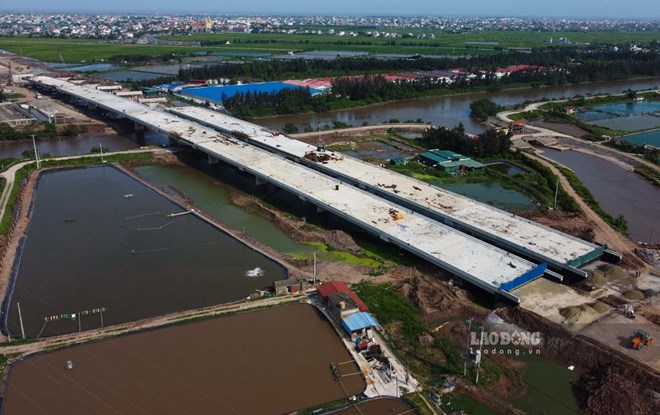Toàn cảnh cầu vượt sông Sò trên tuyến đường 6.400 tỉ đồng ở Nam Định