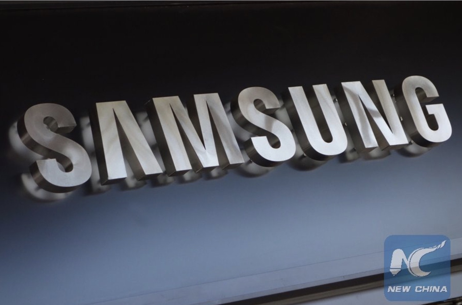 Samsung's first 3-fold phone may have a very high price. Photo: Xinhua