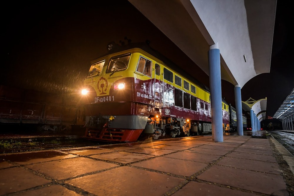 The Vietnam - China passenger train is about to resume operations after more than 5 years of suspension. Photo: Minh Ha