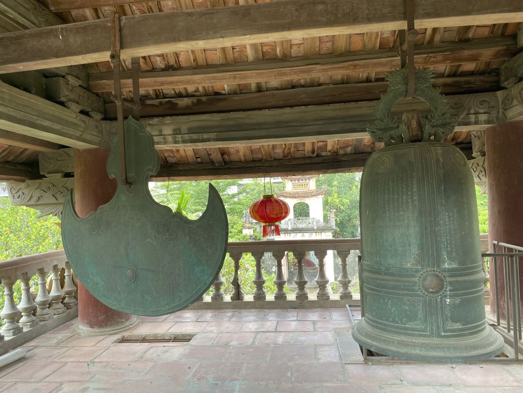 Doi chuong va Khanh co tai chua Giang Xa.