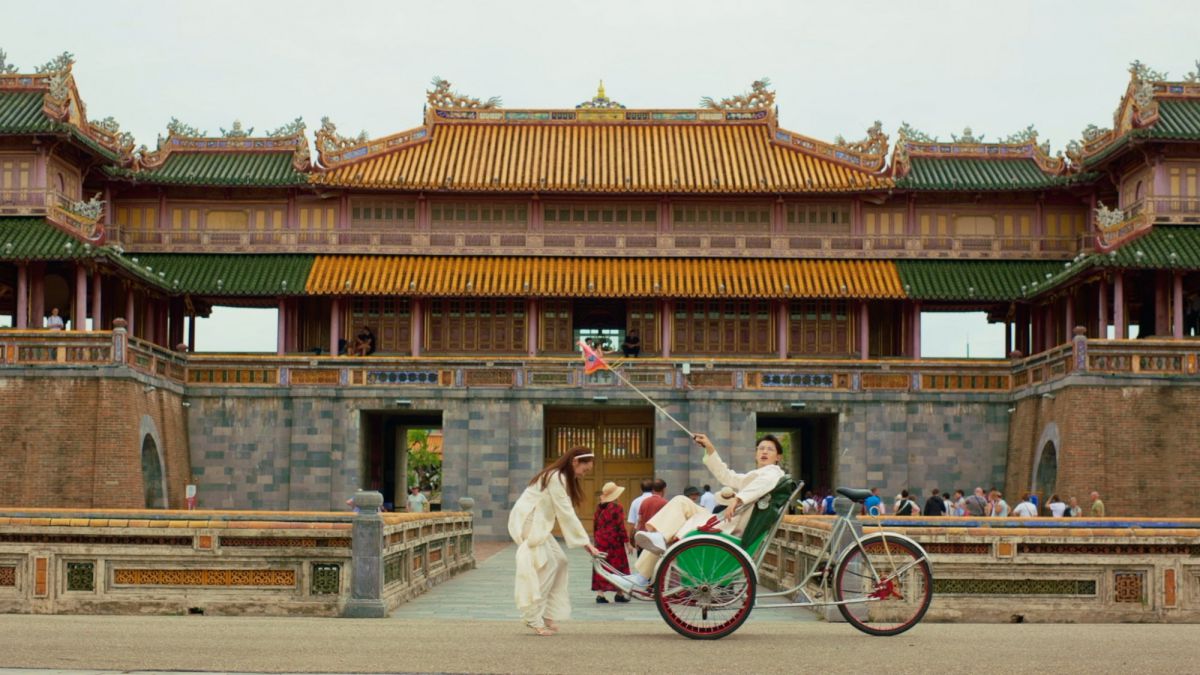 “Yeu nham ban than” dua khan gia du lich khap Viet Nam. Anh: Dai dien doan phim cung cap