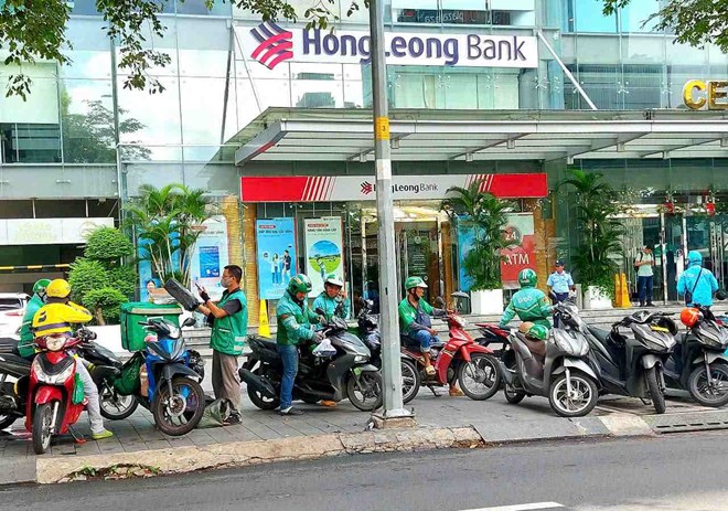 Bỏ xe xăng, chạy xe điện, tài xế xe ôm công nghệ tiết kiệm tiền triệu mỗi tháng Bỏ xe xăng, chạy xe điện, tài xế xe ôm công nghệ tiết kiệm tiền triệu mỗi tháng
