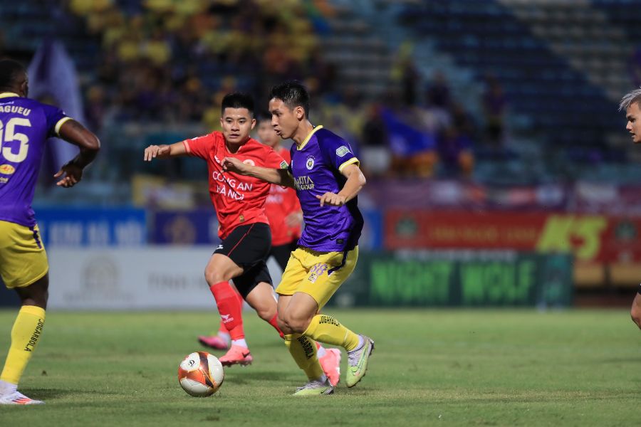 The schedule of round 24 of V.League 2024-2025 is expected to be postponed due to Quoc Tang. Photo: Minh Dan