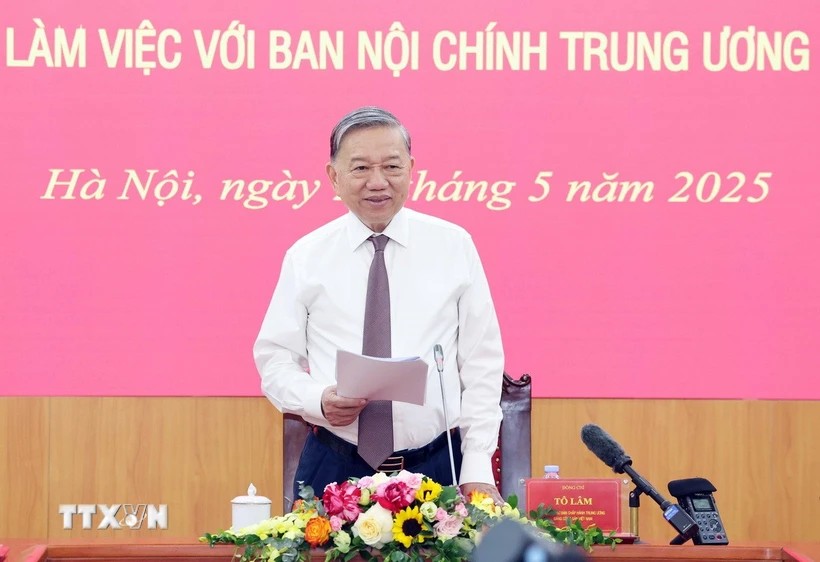General Secretary To Lam emphasized the determination not to forgive corruption and negativity. Photo: VNA