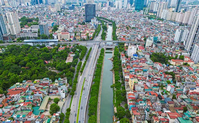 To Lich River flows through the center of Hanoi. Photo: Ngoc Thuy
