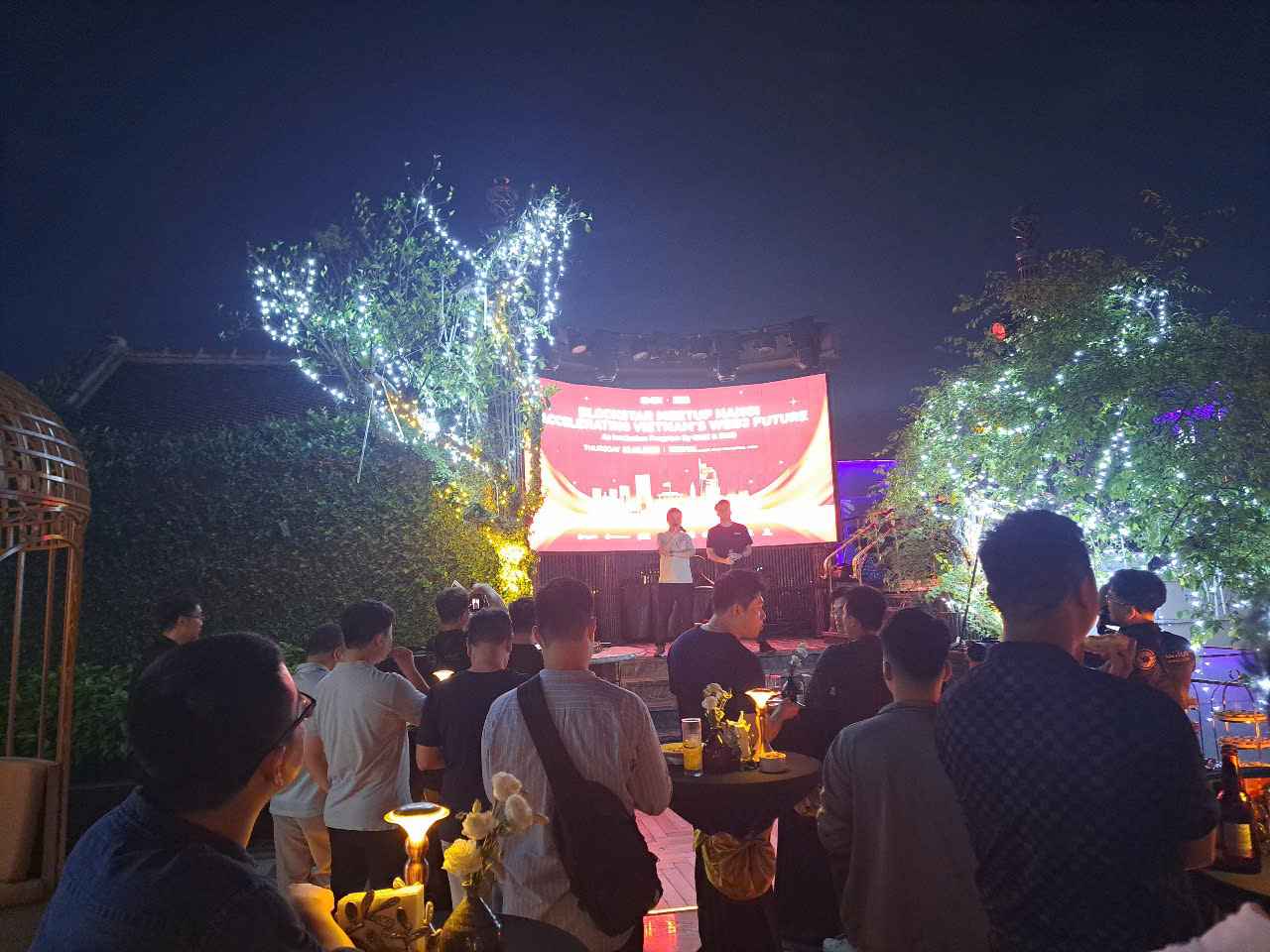 Guests attended the BlockStar Meetup Hanoi event on the evening of May 22, 2025. Experts at the event emphasized that the Web3 market for sustainable development must have an open, transparent mechanism and effective risk control. Photo: Luc Giang