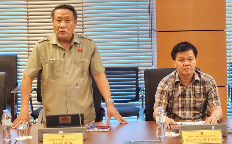 National Assembly delegate Ha Sy Dong suggested that it is necessary to proactively build a long-term strategy to stabilize the economy, avoiding getting caught up in the waves of gold speculation. Photo: Thanh Tuan