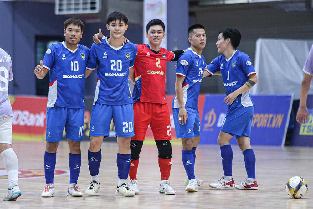 Sahako thắng đậm Luxury Hạ Long 12-3 ở lượt 8 giải futsal HDBank vô địch quốc gia 2025. Ảnh: Nguyễn Thúy