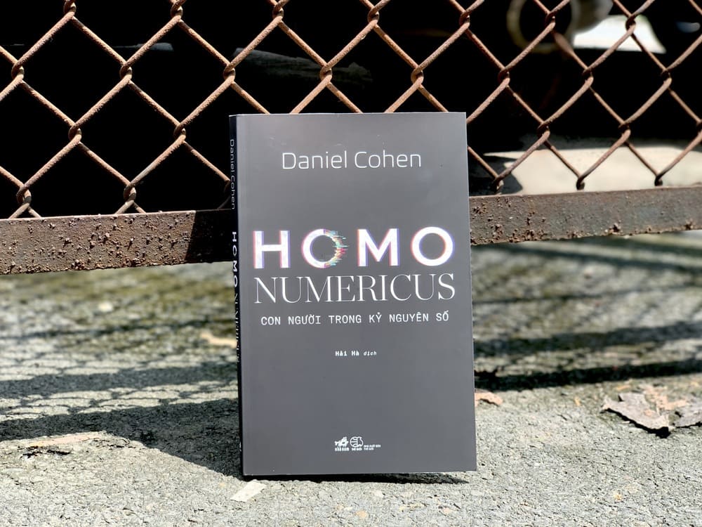 World Publishing House y NHA Nam presentan la traduccion vietnamita "Homo numericus: personas en la era digital". Foto: editorial