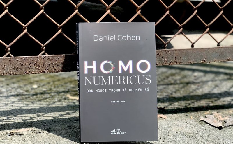 The World and International Publishing House introduces the Vietnamese version of the book "Homo numericus: People in the Digital Age". Photo: Publishing House