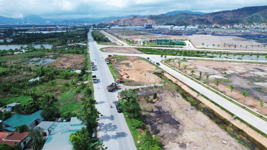 Provincial Road 338 is currently located in the Quang Yen Coastal Economic Zone. Photo: Quang Ninh Provincial Media Center