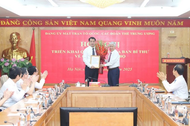 Ông Ngô Văn Cương giữ chức Phó Bí thư chuyên trách Đảng ủy Mặt trận Tổ quốc, các đoàn thể Trung ương