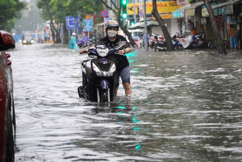 Widespread thunderstorms in the South. Illustrative photo: Nguyen Chan